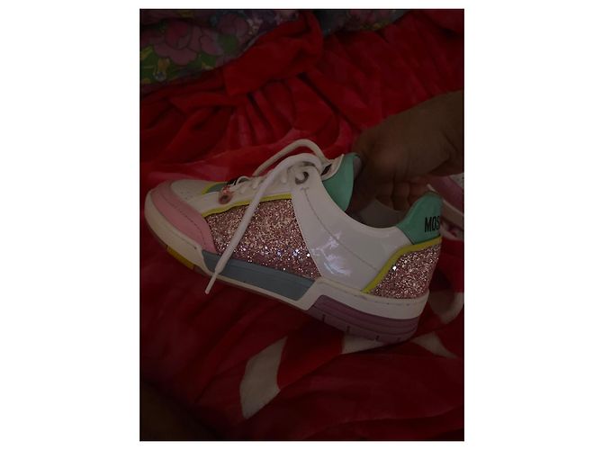 Moschino Sneaker in pelle bianca con accenti glitterati Rosa Bianco Blu Verde Giallo - vista 2