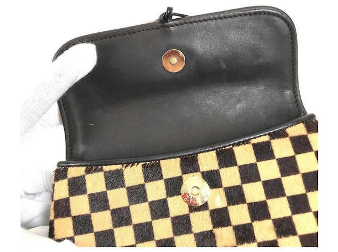 Borsa Gazelle Louis Vuitton Damier Sauvage Marrone - vista 10
