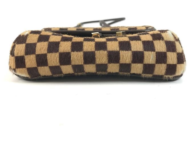 Borsa Gazelle Louis Vuitton Damier Sauvage Marrone - vista 5