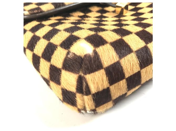Borsa Gazelle Louis Vuitton Damier Sauvage Marrone - vista 7
