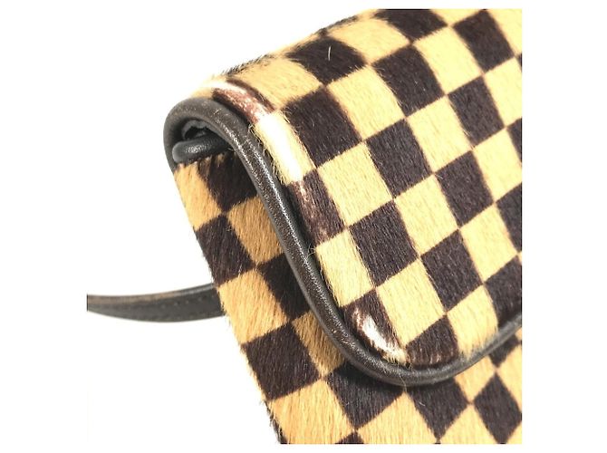 Borsa Gazelle Louis Vuitton Damier Sauvage Marrone - vista 8