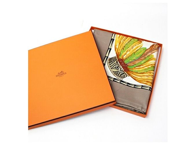 Hermès Sciarpa in seta Hermes Carré 90 BRAZIL Beige Bianco sporco - vista 5