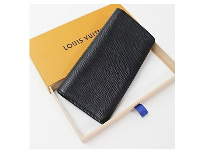 Cartera larga plegable Louis Vuitton Epi Brazza Negro - vista 2