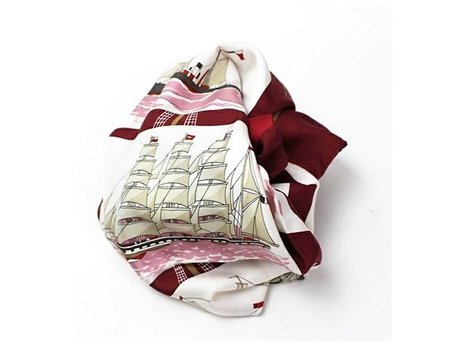 Hermès Sciarpa in seta Hermes Carre 90 GRAND LARGUE Bianco Rosso - vista 8