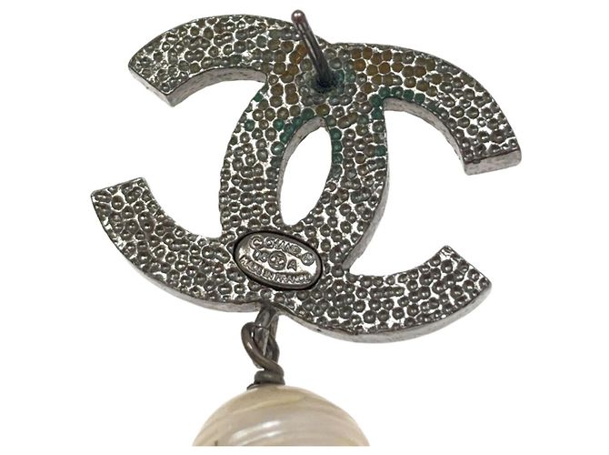 Chanel Coco Mark Strass-Ohrringe mit Kunstperlen Silber - Ansicht 3