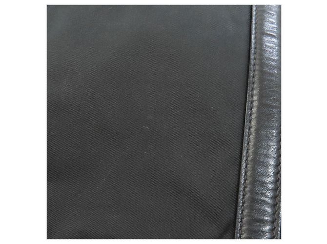 Borsa 2-Way in nylon nero di Prada - vista 13