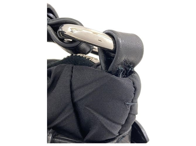 Borsa a mano in nylon nero Prada - vista 15