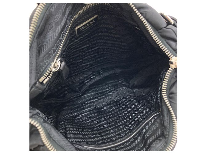 Borsa a mano in nylon nero Prada - vista 5