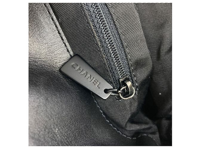 Borsa Tote Chanel Logo Nera in Pelle di Vitello Nero - vista 10