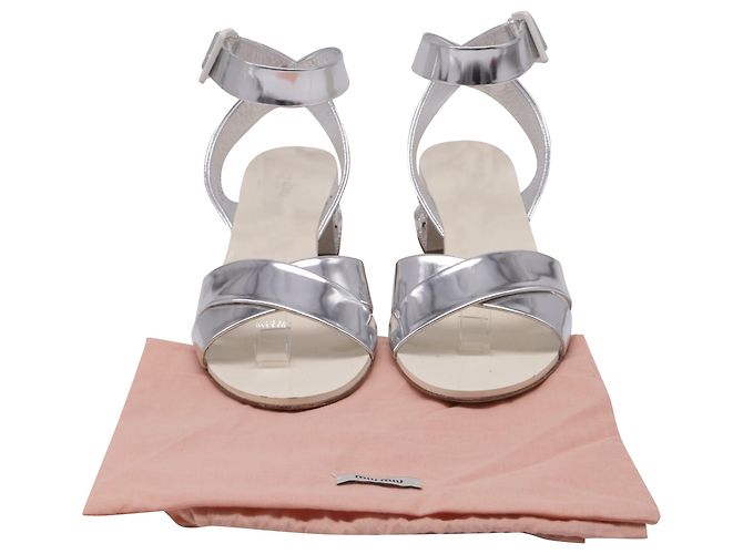 Sandali con tacco Miu Miu Crysta- Embellish in pelle vernice argento - vista 6