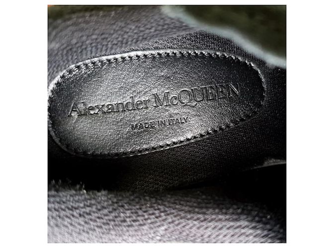 Sneakers Court Chunky Alexander Mcqueen in scamosciato nero - vista 12
