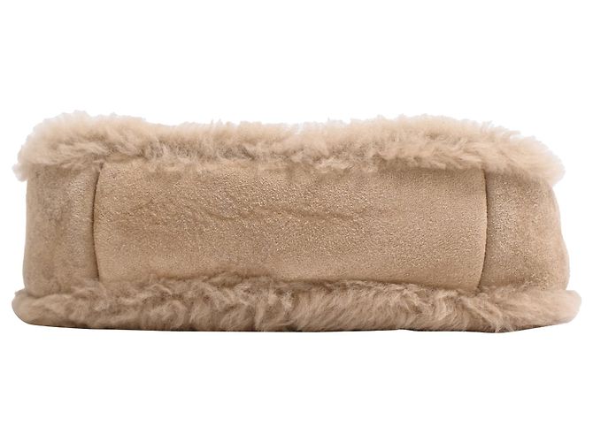 Miu Miu Wander Shearling Handtasche mit Tragegriff, aus beigem Schafsfell - Ansicht 4