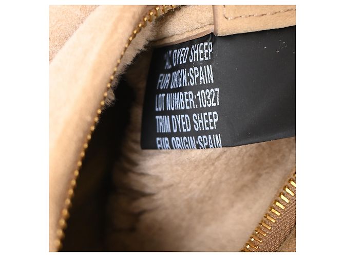 Miu Miu Wander Shearling Handtasche mit Tragegriff, aus beigem Schafsfell - Ansicht 8