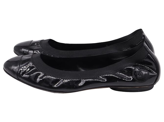 Timeless Bailarinas Chanel CC Cap-Toe en charol negro - vista 5