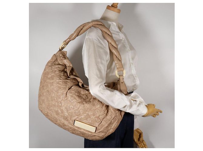 Borsa a Spalla Louis Vuitton Nimbus GM Monogram Lambskin Beige - vista 17