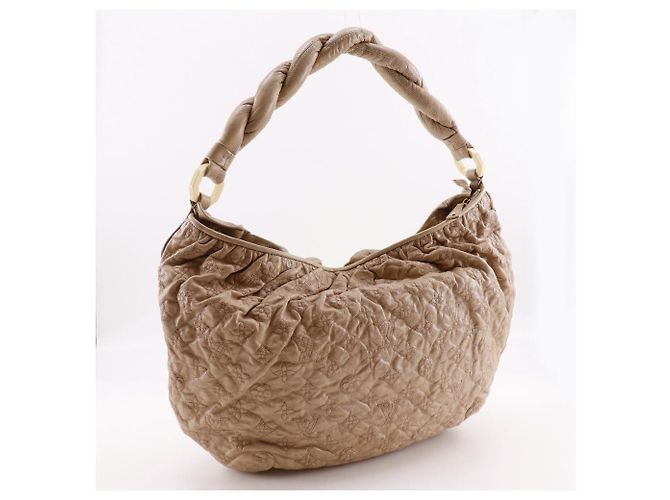 Borsa a Spalla Louis Vuitton Nimbus GM Monogram Lambskin Beige - vista 3