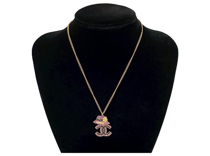 Collana con pendente Chanel Coco Mark Hat D'oro - vista 2