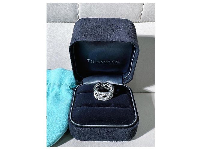 Tiffany & Co. Platinring mit geflochtenem Diamant-Design Silber - Ansicht 8