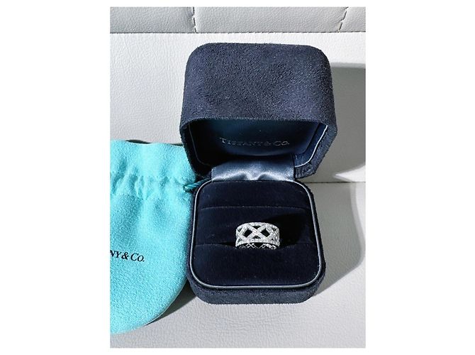Tiffany & Co. Platinring mit geflochtenem Diamant-Design Silber - Ansicht 9