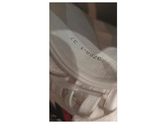 Gucci Ace Sneakers Basse in Pelle Bianca con Ricami Bianco Rosso Verde - vista 4