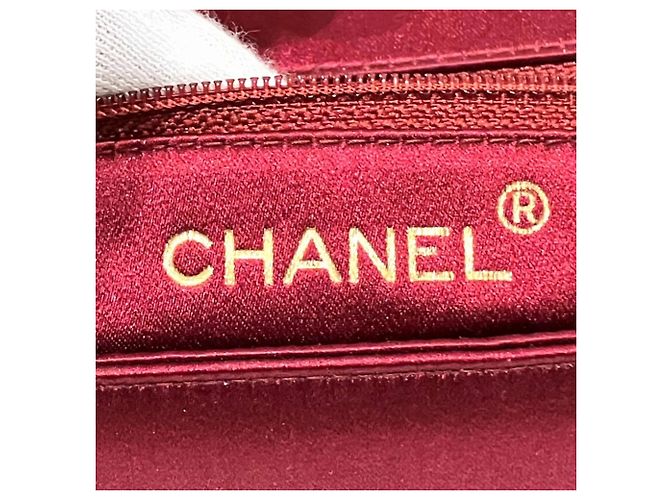 Bolso de hombro Chanel en satén color burdeos y pedrería - vista 4