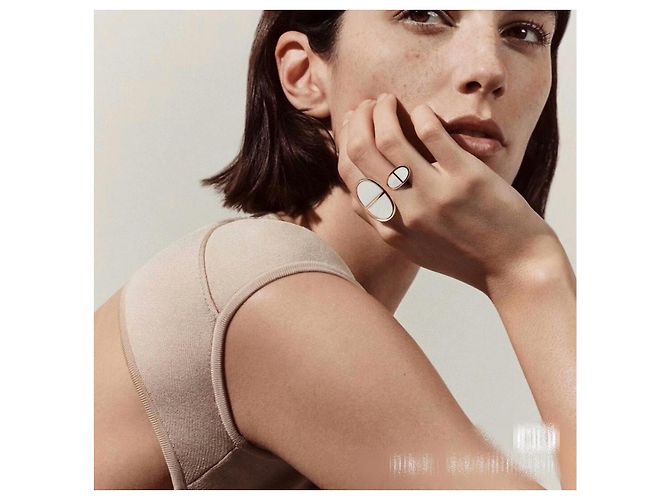 Anello Hermès Chaine d'Ancre Verso in Oro Rosa e Ceramica Bianca Bianco - vista 2