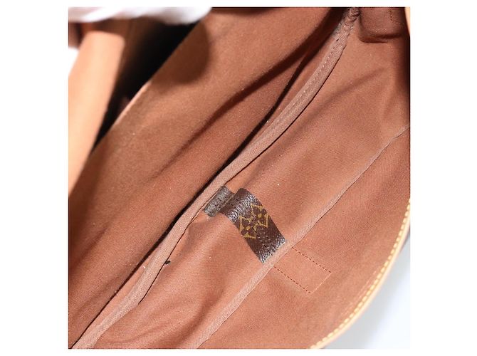 Louis Vuitton Saumur Monogram Canvas 35 Marrone - vista 5