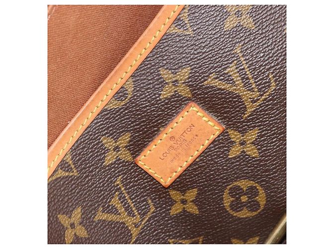 Louis Vuitton Saumur Monogram Canvas 35 Marrone - vista 6