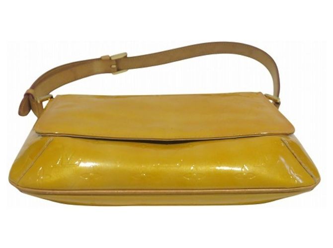Borsa Louis Vuitton Vernis Thompson Street Giallo - vista 3