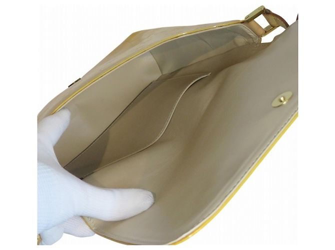 Borsa Louis Vuitton Vernis Thompson Street Giallo - vista 5