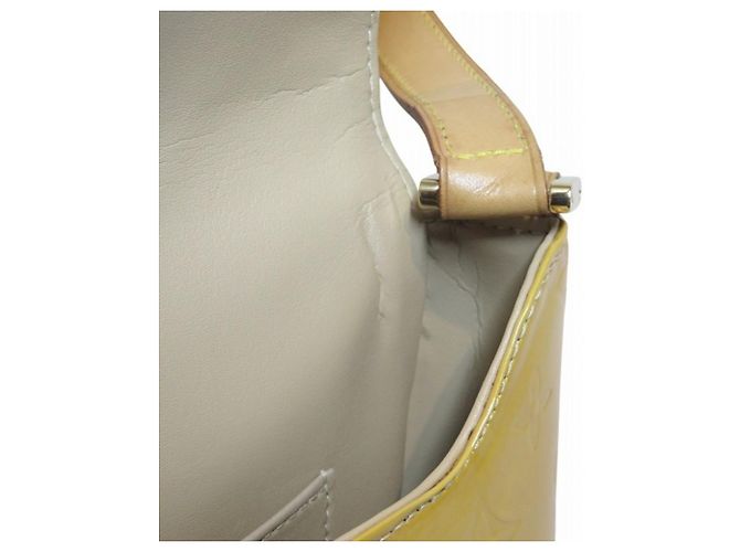 Borsa Louis Vuitton Vernis Thompson Street Giallo - vista 6