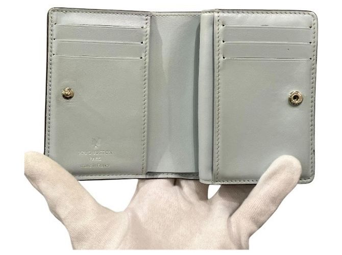 Cartera bi-fold Louis Vuitton Mahina Portefeuille Claire Castaño - vista 3