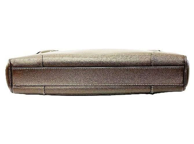 Borsa e Valigetta Louis Vuitton Taiga Igor Marrone - vista 3