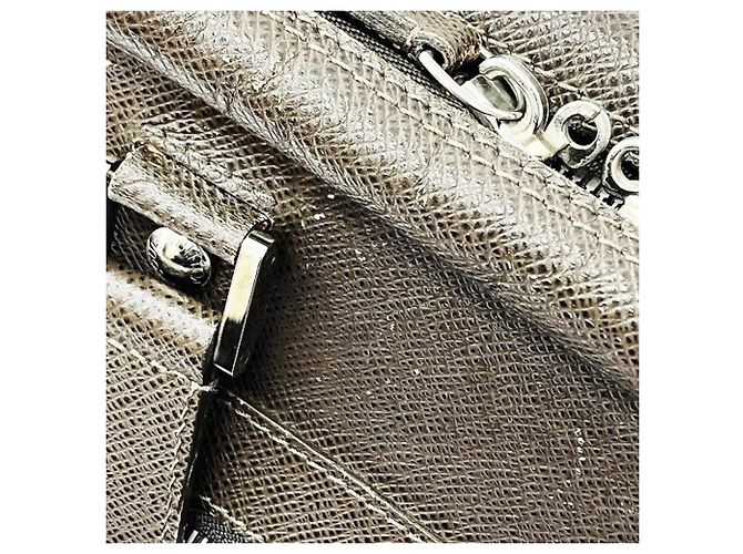 Borsa e Valigetta Louis Vuitton Taiga Igor Marrone - vista 8