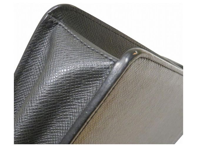 Valigetta Louis Vuitton Taiga Robusto Nero Grigio - vista 6