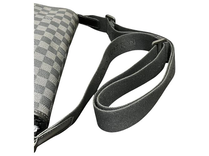 Borsa a tracolla Louis Vuitton Daniel MM Nero - vista 5