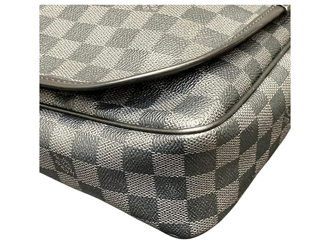 Borsa a tracolla Louis Vuitton Daniel MM Nero - vista 6