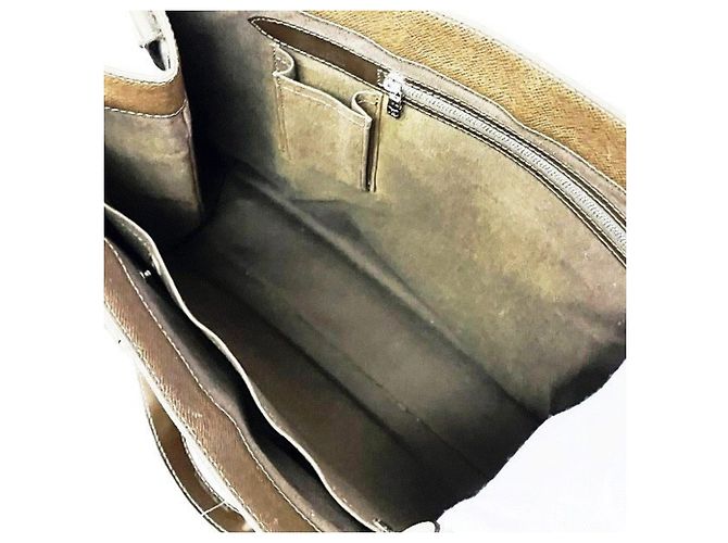 Borsa e valigetta Louis Vuitton Taiga Kasbek GM Marrone - vista 5