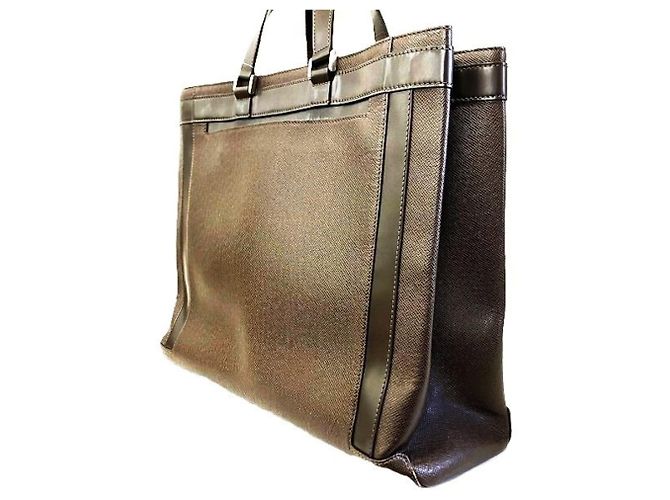 Borsa e valigetta Louis Vuitton Taiga Kasbek GM Marrone - vista 6