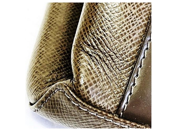 Borsa e valigetta Louis Vuitton Taiga Kasbek GM Marrone - vista 8