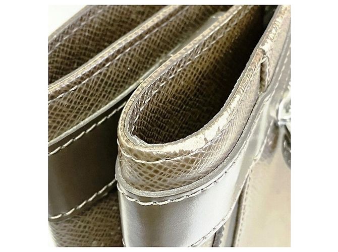 Borsa e valigetta Louis Vuitton Taiga Kasbek GM Marrone - vista 9