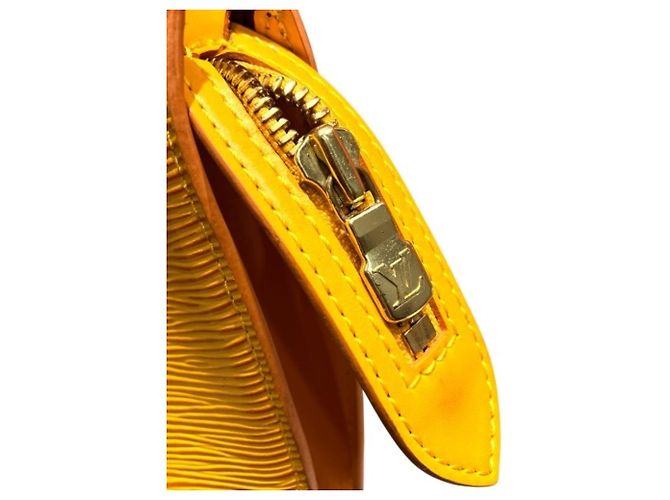 Borsa Louis Vuitton Epi Saint Jacques Giallo - vista 8