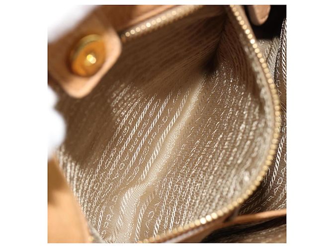 Borsa a Spalla PRADA in Pelle Beige Oro Auth ka4438A D'oro - vista 25