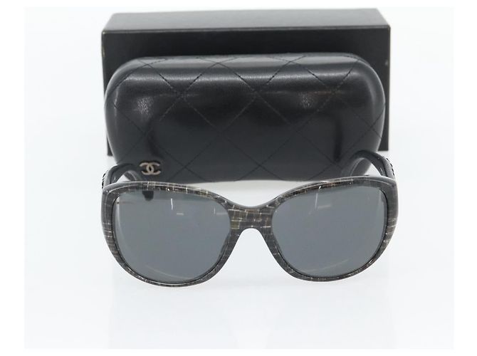 Occhiali da sole CHANEL Matelasse in plastica e pelle di agnello nera CC Auth BA12975M Nero - vista 12