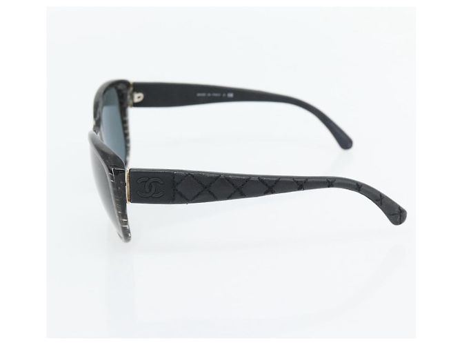 Occhiali da sole CHANEL Matelasse in plastica e pelle di agnello nera CC Auth BA12975M Nero - vista 5
