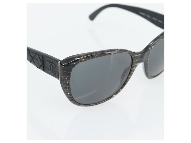 Occhiali da sole CHANEL Matelasse in plastica e pelle di agnello nera CC Auth BA12975M Nero - vista 7