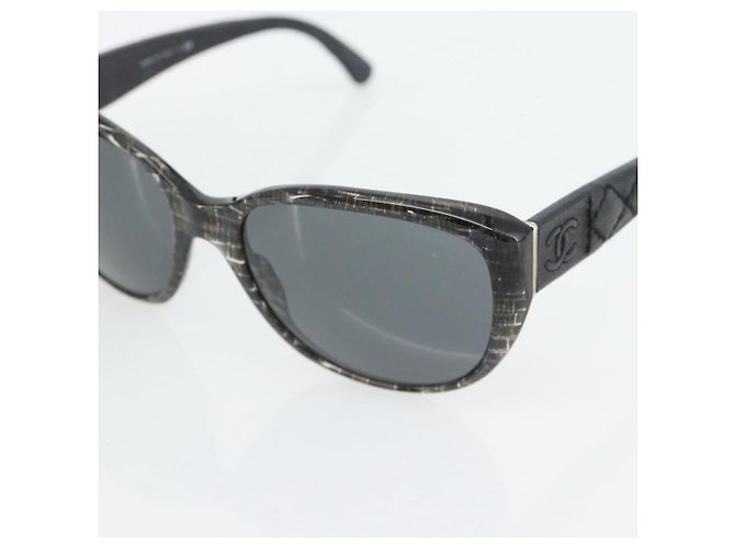 Occhiali da sole CHANEL Matelasse in plastica e pelle di agnello nera CC Auth BA12975M Nero - vista 8