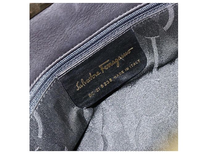 Borsa a mano Salvatore Ferragamo in pelle nera e oro Auth ka4450A Nero D'oro - vista 12