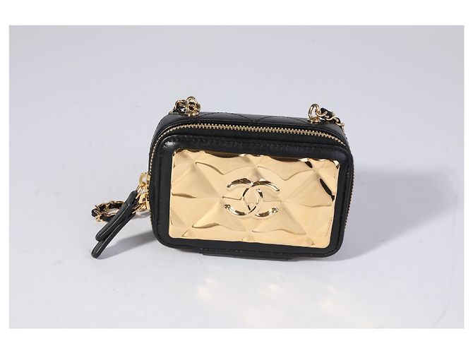 Mini borsa vanity Chanel in metallo trapuntato oro e pelle di agnello nera Nero - vista 7