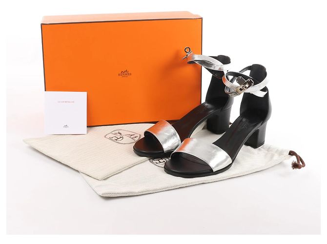 Hermès Sandali Manege Kelly in pelle nera x argento, Taglia 37 EU Nero - vista 11